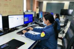 用勤奋之水浇灌青春之花——记南方电网广西公司劳动模范黄金凤