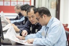 南方电网广西梧州供电局掀起学习全国“两会”精神热潮